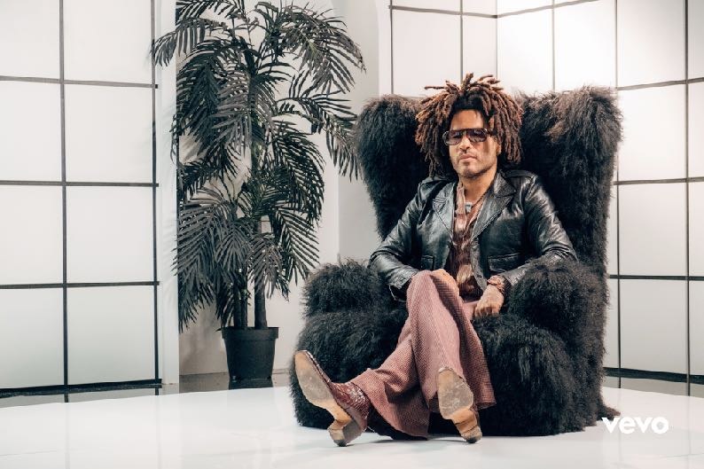 Lenny Kravitz, on set